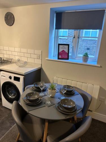 Picture of Maple House - 2 Bedroom House With Free Parking In Town By Shortstays4U