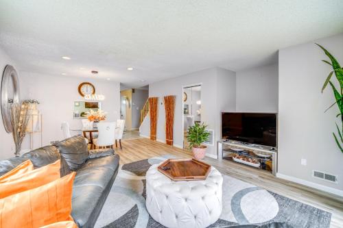 Galloway Townhome with Private Deck Near Casinos! in Galloway, USA