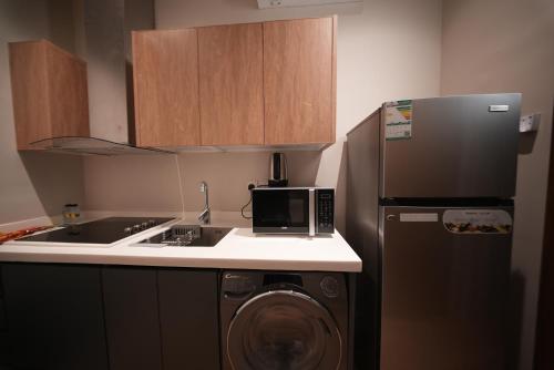 One-Bedroom Apartment image 5