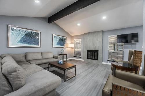 Serene Stays for You & Family Perfect StarVacatio, Las Vegas