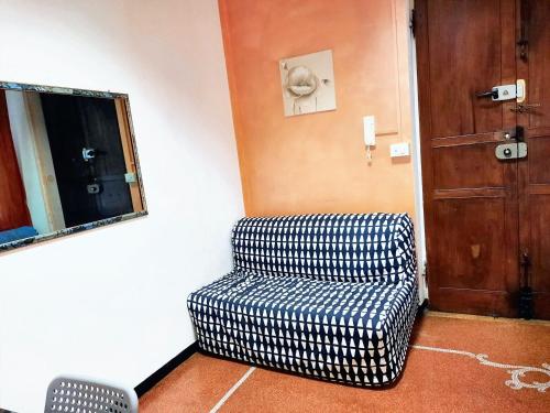 Charming Apartment in Genova with Private Parking 70 sqm - image 2