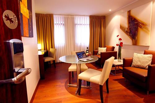 2 double beds