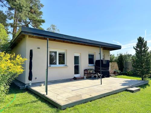 Unterkunft von außen, Ferienbungalow Kräuterhexxe (Ferienbungalow Krauterhexxe) in Brandenburg an der Havel