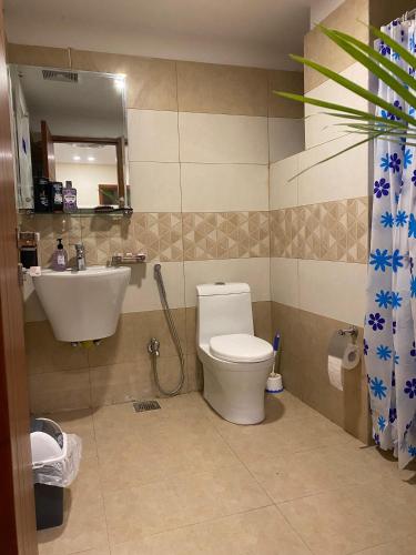Skyluxe 2 Chic 1Bedroom w Rooftop Club N Pool Access - image 3