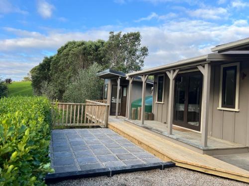 Vaade, Two Off Grid Country Cabins 1 Double Bed in Each in Waitoki