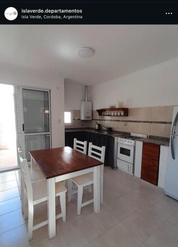 Departamentos Isla Verde in Leones