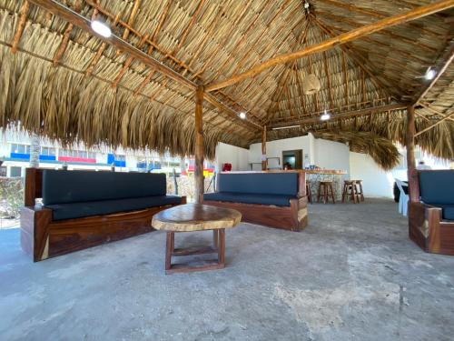 Паб/Коктейль-бар, Apto 1er piso frente a la playa y con piscina in San Bernardo del Viento