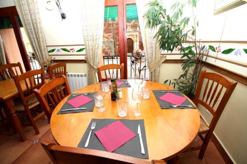 EVA & TRAVEL - Hotel LA BOTIGA in Prades