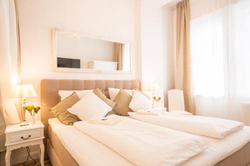 FRITZ by ROCKCHAIR Apartments l SUPERHOST Status l 3 Bedrooms Boxspringbeds 2 Bathrooms 2 Kitchen - Cozy Family & Business Flair welcomes you!