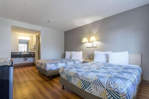 Motel 6 Hayward CA- East Bay - image 9