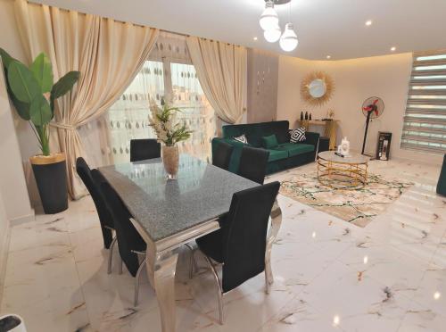 Roxy Square Apartment Roxy Square Apartment