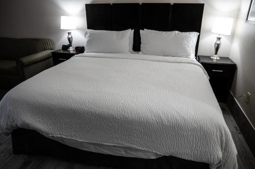 Holiday Inn Express Hotel and Suites Weatherford an IHG Hotel - image 10