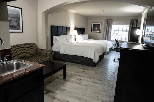 Lucille's Hotel, Restaurant, & Bar