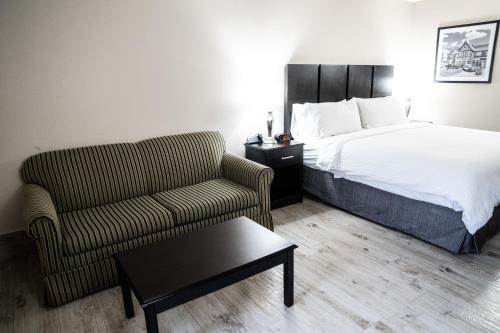 Holiday Inn Express Hotel and Suites Weatherford an IHG Hotel - image 8