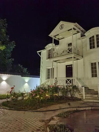 Hot Pool Villa in Vandam