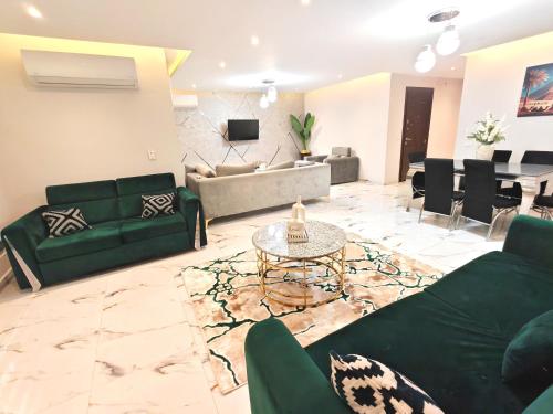 Roxy Square Apartment Roxy Square Apartment