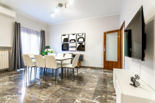 Elegant Retreat in Rome, Comfort & Style - Metro A, Rome (photo 9)