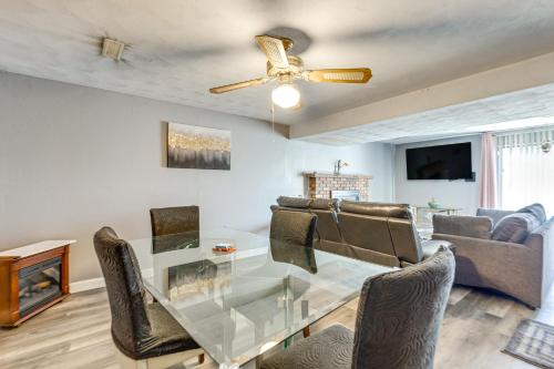 . 12 Mi to Dtwn St Louis: Family Home w/ Fireplaces!