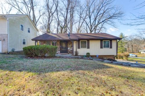 12 Mi to Dtwn St Louis Family Home with Fireplaces! in Fairview Heights (Illinois)