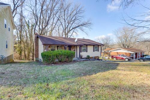12 Mi to Dtwn St Louis Family Home with Fireplaces! in Fairview Heights (Illinois)