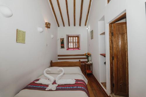 Twin Room image 8
