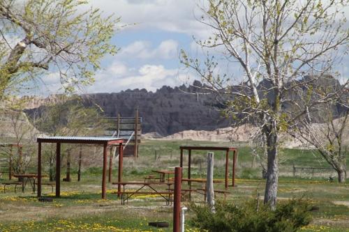 Badlands Hotel & Campground