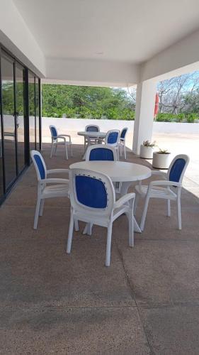 Swimming pool, Acogedor Apartmento en Bahia del Morro I in Porlamar