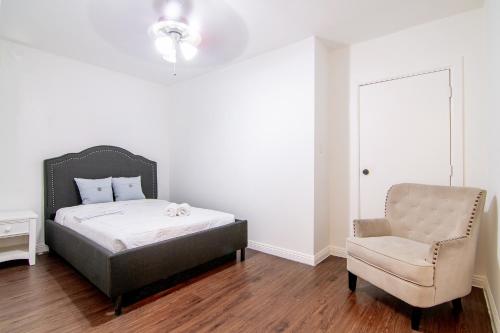 Charming 1-Bedroom Near Beverly Hills & Pico Dining thumb 3