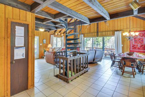 McCall Creekside Cabin Secluded Buena Vista Gem! in Nathrop, USA