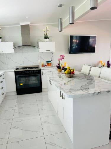 Te-Hirimoana Villa in Vaimaanga