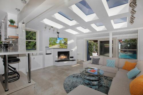 Oasis with pool and music studio by BENVENU, Los Angeles (photo 10)