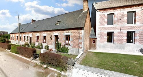 A szálláshely kívülről, Maison charmante à Clairfayts avec terrasse accueillante (Maison charmante a Clairfayts avec terrasse accueillante) in Crecy Sur Serre