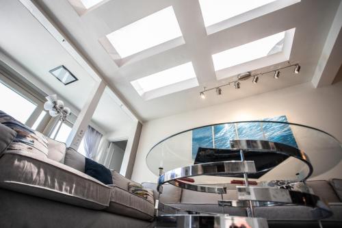 Oasis with pool and music studio by BENVENU, Los Angeles (photo 8)