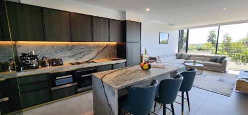 Sadržaji, Penthouse perfection with private rooftop pool in Waterloo