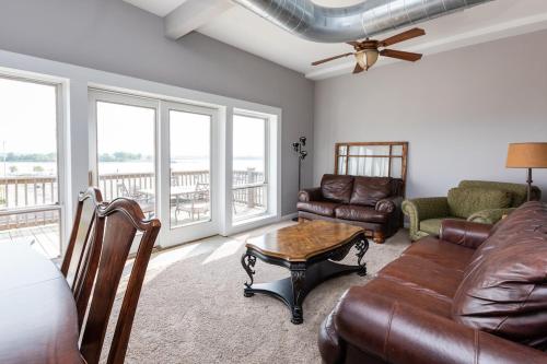 Riverview Loft! Downtown Alton in Alton (IL)