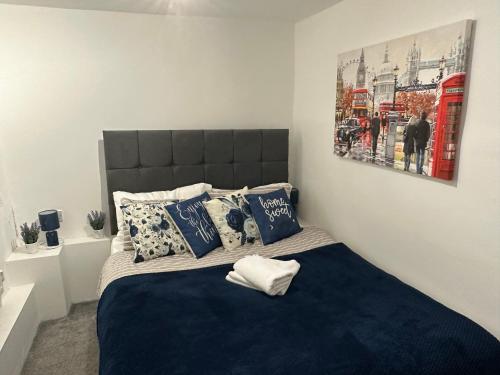 Mornington Crescent Suites, Londyn