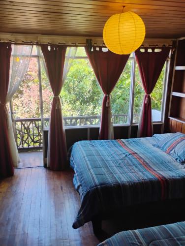 1 double bed, 1 twin bed