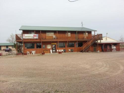 Badlands Hotel & Campground