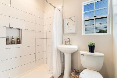 Updated 2nd-Floor Studio Near Beverly Hills & Pico Blvd Dining, Los Angeles (fotografie 6)