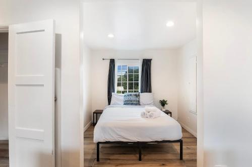 Updated 2nd-Floor Studio Near Beverly Hills & Pico Blvd Dining, Los Angeles (fotografie 9)