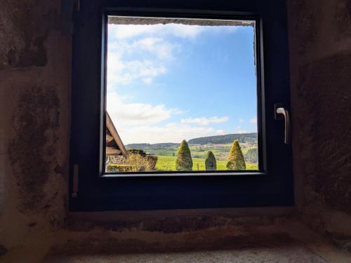 L'Orée des Sapins - FR-1-582-269 (Gite de charme en campagne, 5-8 pers., cheminee, nature, proche Pilat, activites a proximite - FR-1-) in Chasse-sur-Rhone