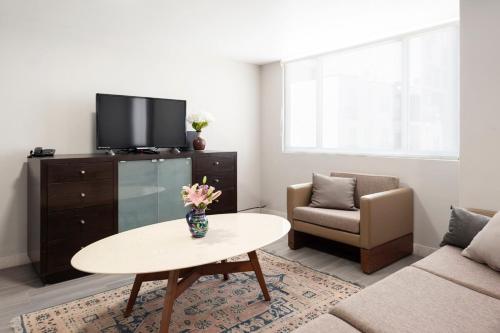 Cuauhtémoc Corporate 4 guest embassy next door Cuauhtémoc Corporate 4 guest embassy next door