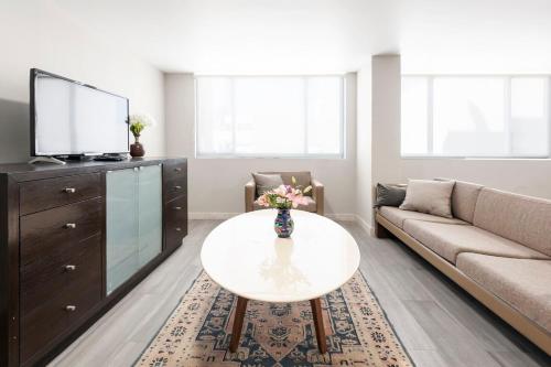 Cuauhtémoc Corporate 4 guest embassy next door Cuauhtémoc Corporate 4 guest embassy next door