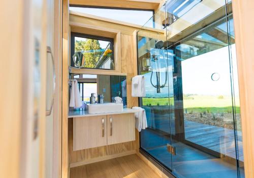 Ντους, Matū PurePod - Waitomo (Matu PurePod - Waitomo) in Οτορόνγκα