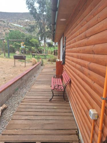 La Serena Casa Cabaña de campo entre cactus y colibríes