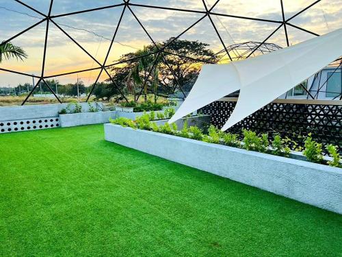 Hua-Hin premium pool villa with rooftop bathtub near Black Mountain Water Park