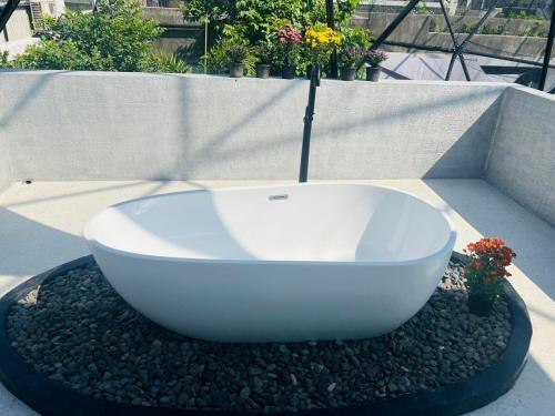 Hua-Hin premium pool villa with rooftop bathtub near Black Mountain Water Park