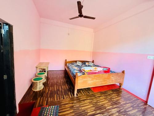 1 king bed, 1 double bed