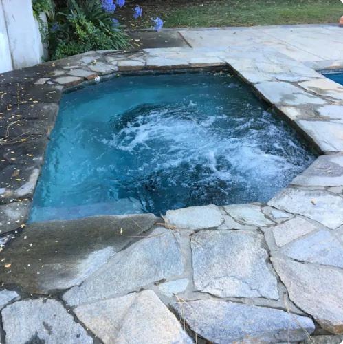 Beautiful 4BD and 3BA Pool Jacuzzi Vacation Home, Los Angeles (photo 3)