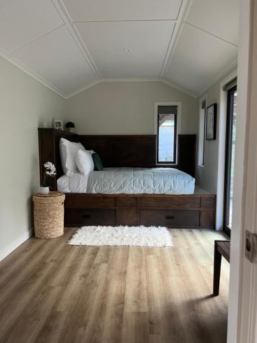 Two Off Grid Country Cabins 1 Double Bed in Each in Waitoki